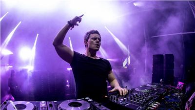 4ESSE EVENT ha portato FEDDE LE GRAND al  nuovo FABRIQUE di Milano