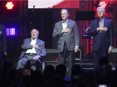 5 former US Presidents together for a good cause