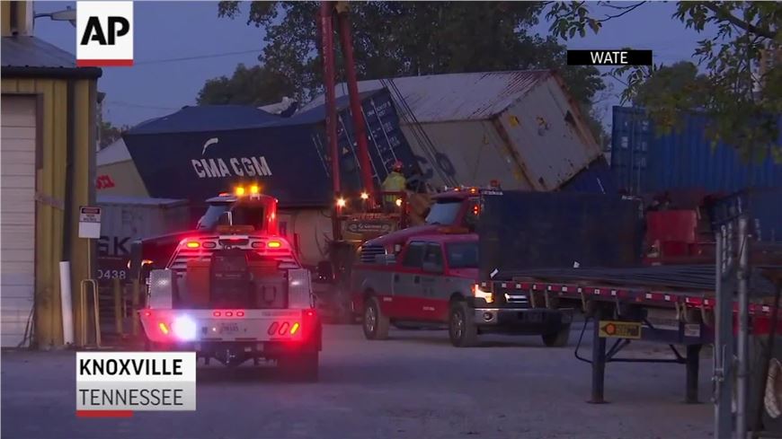 50 Train Cars derail in Tennesse, U.S.