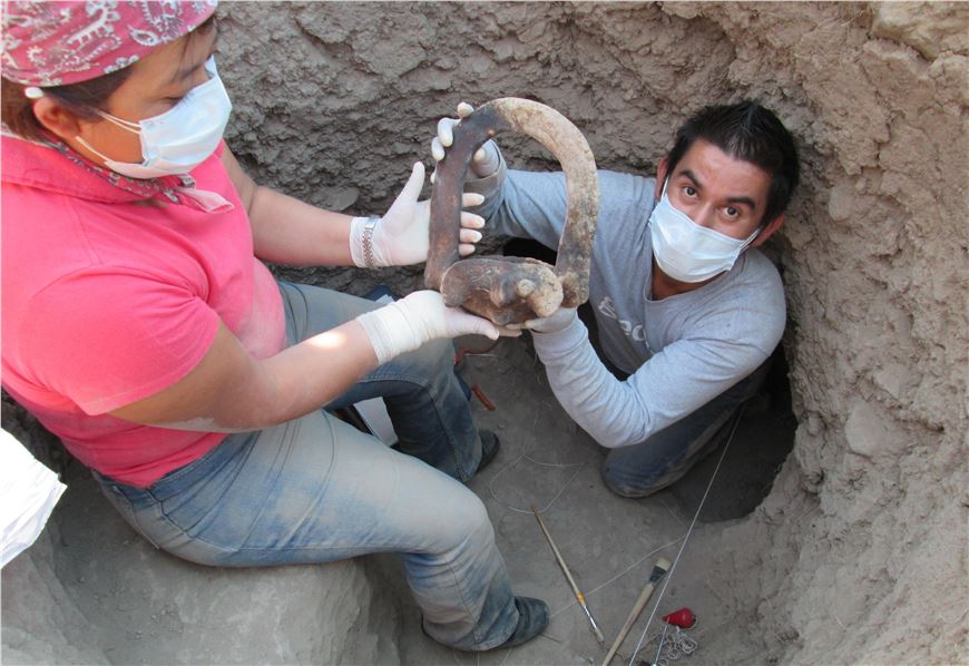 A 1.20 m de profundidad   HALLAN PANTEÓN PREHISPÁNICO EN COLIMA