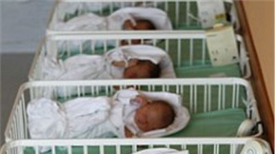 A woman who already had 12 children has given birth to quintuplets after conceiving them naturally.