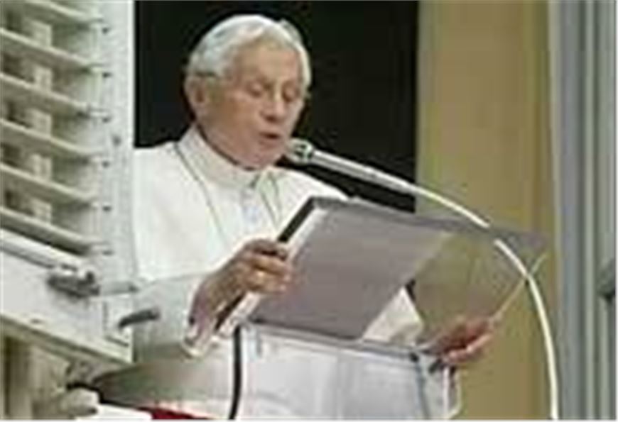 Benedetto XVI compie 85 anni