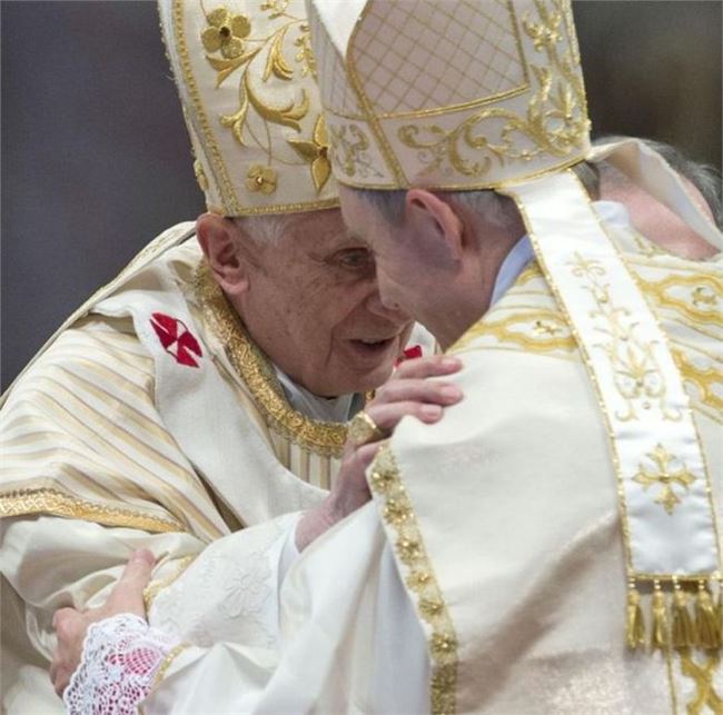 Benedetto XVI nomina alcuni nuovi Vescovi tra cui Padre Georg 
