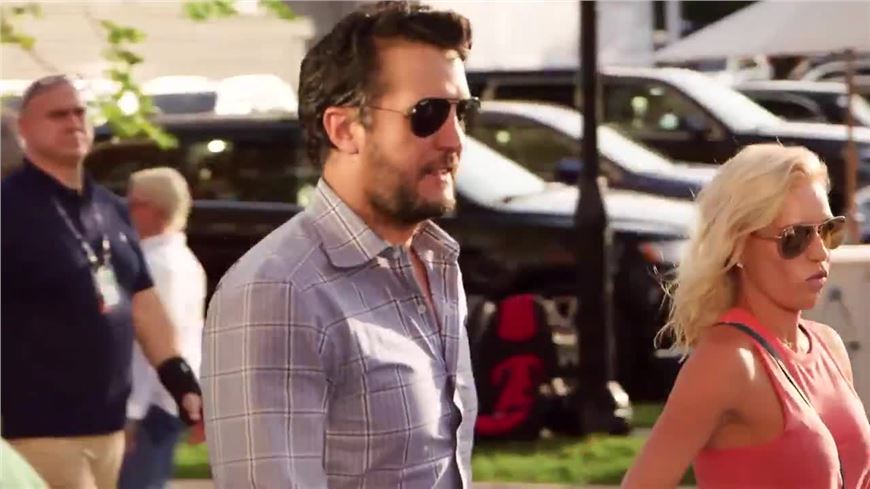 Celebs are just like us too... big  fans of tennis!