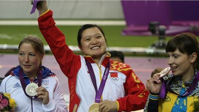 Céline Goberville, tireuse, ouvre le compteur français.