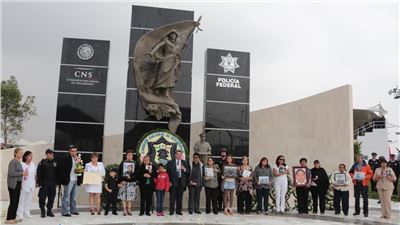 COMISIÓN NACIONAL DE SEGURIDAD REALIZA CEREMONIA AL POLICÍA FEDERAL CAÍDO