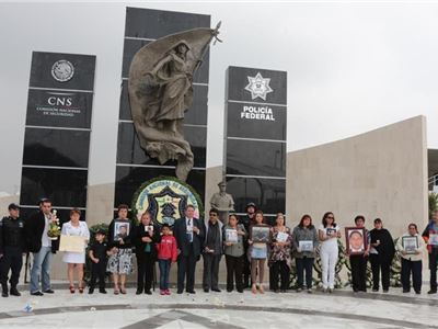 COMISIÓN NACIONAL DE SEGURIDAD REALIZA CEREMONIA AL POLICÍA FEDERAL CAÍDO