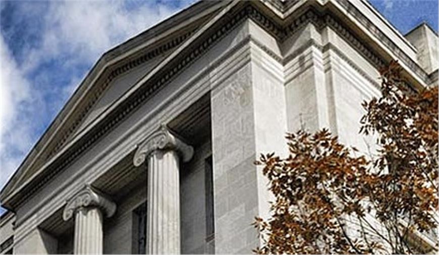 El Departamento de Justicia Resuelve Acusaciones Relacionadas con la Inmigración contra una Agencia de Contratación Legal y un Bufete de Abogados