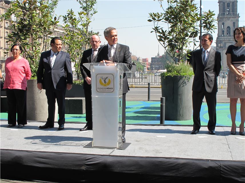 El Jefe de Gobierno del Distrito Federal, Miguel Ángel Mancera, encabezó la inauguración del Modelo Parque Público de Bolsillo, en el Zócalo capitalino