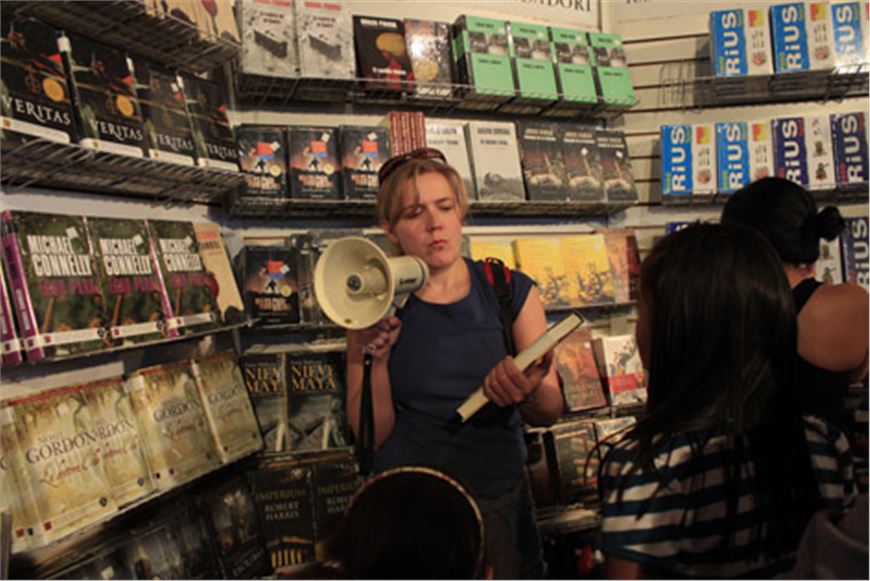 Escritora Mónica Brozón orienta sobre lo más representativo de la literatura