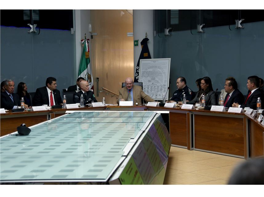 ESTABLECE EL DOCTOR MANUEL MONDRAGÓN Y KALB COORDINACIÓN CON LAS EMPRESAS DE SEGURIDAD PRIVADA DEL PAÍS