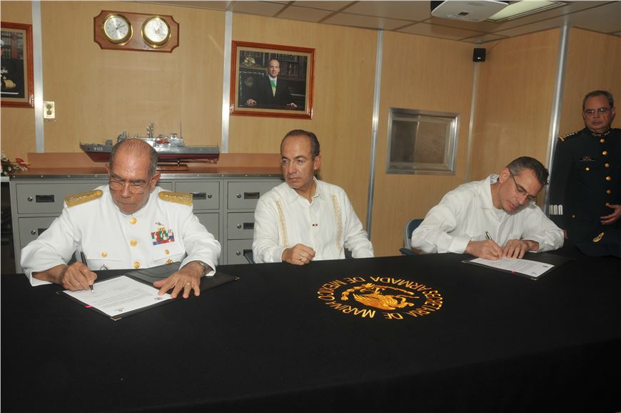 Firma de Protocolo de Intencion entre PEMEx y SEMAR