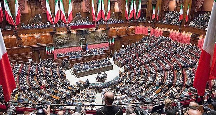 Giorgio Napolitano è nuovamente Presidente della Repubblica.