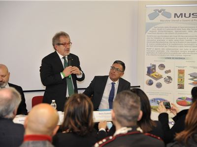 Governatore Roberto Maroni e l'autonomia: compartecipazione a gettito erariale vera novità