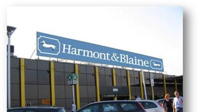 Il bassotto vola a Milano atterrando a Linate 