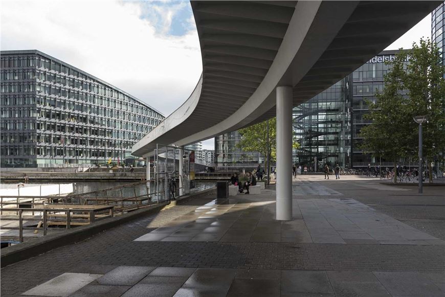 In Copenhagen Cityringen will be able to transport 240,000 passengers a day (72 million per year), covering a distance of 15.5 kilometres.