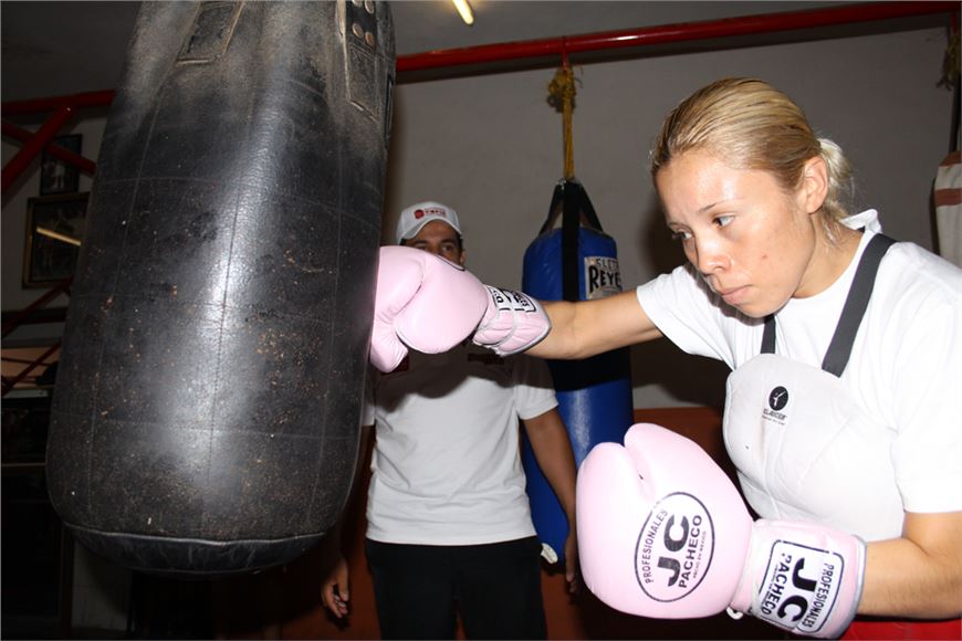  Irma “Güerita” Sánchez, metida de lleno en su trabajo de preparación
