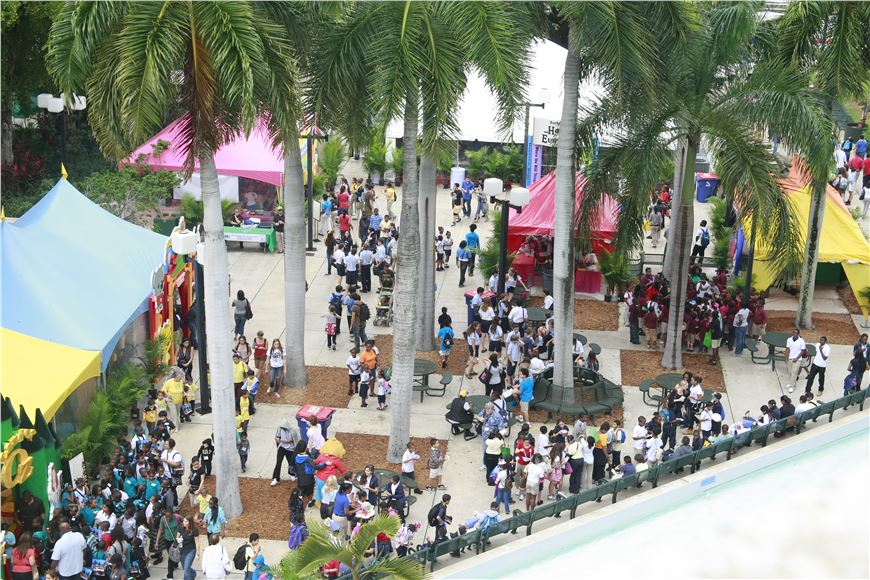 It opens the 29th edition of the International Book Fair in Miami !