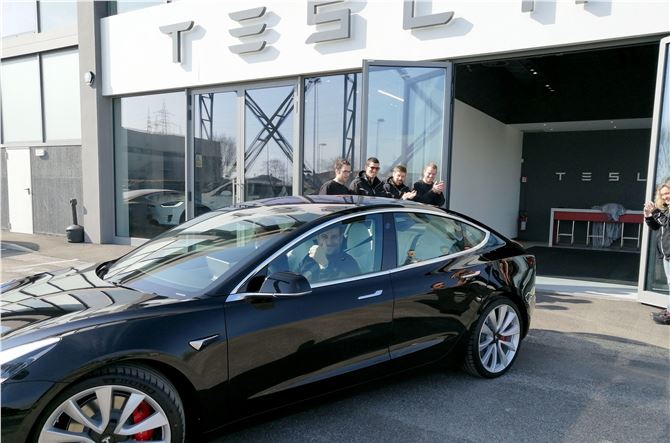 L’attesa è finita! Prime consegne del Model 3 di Tesla in Italia