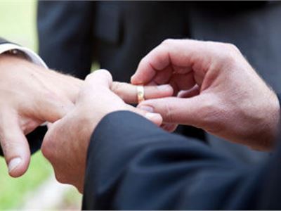 Lille: mariage homosexuel symbolique