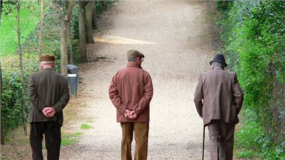 LO STILE DI VITA SCORRETTO PROVOCA L’INVECCHIAMENTO PRECOCE