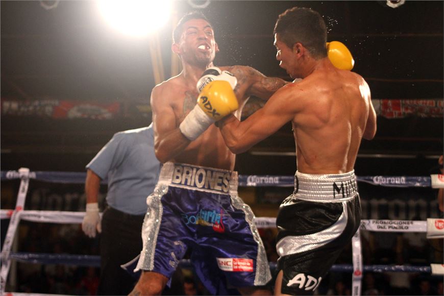 Nery “Pantera” Saguilán hizo de las suyas en la Arena Jalisco - 4