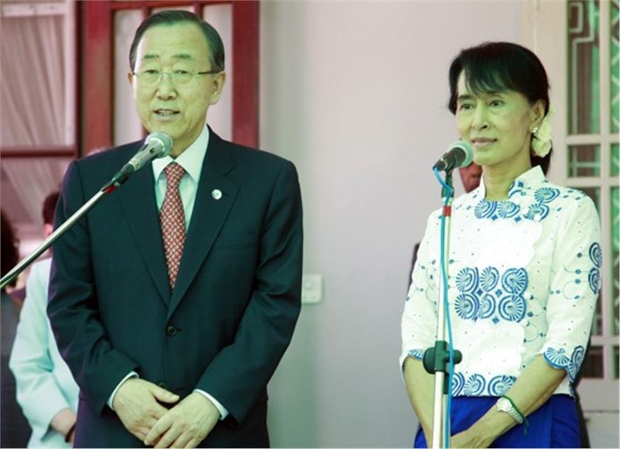 ONU Secretary-General  Ban Ki-moon praises Myanmar opposition chief Suu Kyi for political compromise