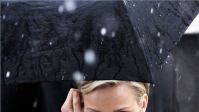 Paris fashion week Dior parade, célébrités au défilé.