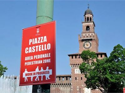 Piazza del Castello Sforzesco e le nuove idee di verde, illuminazione, colore e arredo 