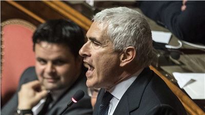 Pier Ferdinando Casini contra el Gobierno. Italia tiene que ayudar firmemente el pueblo venezolano apoyando Guaidó.