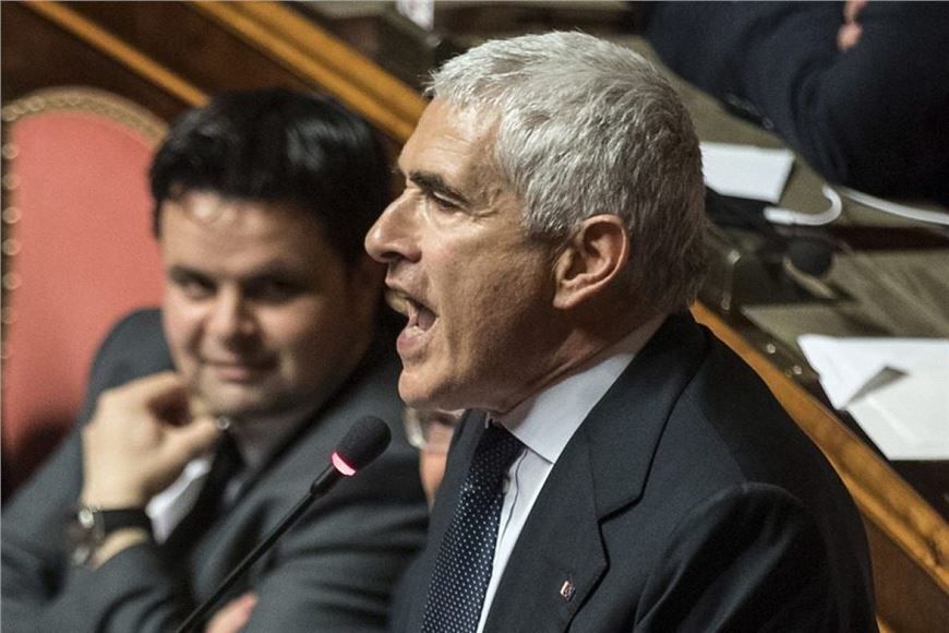 Pier Ferdinando Casini contra el Gobierno. Italia tiene que ayudar firmemente el pueblo venezolano apoyando Guaidó.