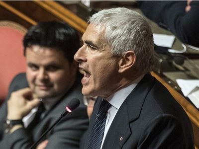 Pier Ferdinando Casini contra el Gobierno. Italia tiene que ayudar firmemente el pueblo venezolano apoyando Guaidó.