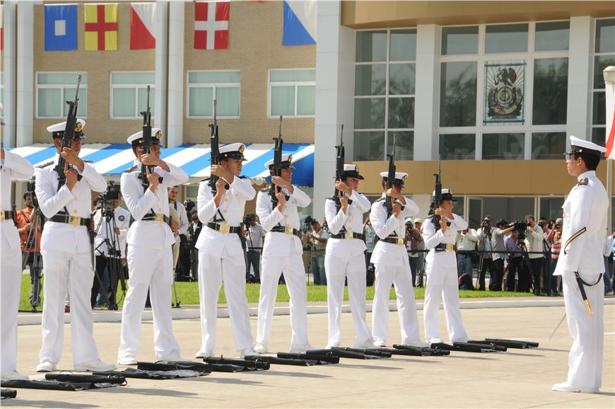 PRESIDE EL COMANDANTE SUPREMO FESTEJO CONMEMORATIVO DEL DÍA DE LA ARMADA EN VERACRUZ