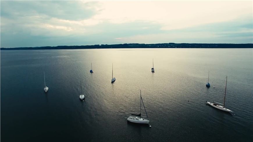 Renaissance Evolution Academy. Sailing, Simplicity, and the Pursuit of Happiness?