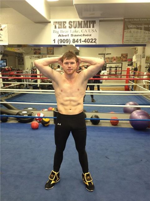 Saul "Canelo" Alvarez cumple al 100% Pre-Pesaje de un mes en su Combate vs Shane Mosley en Big Bear, California.