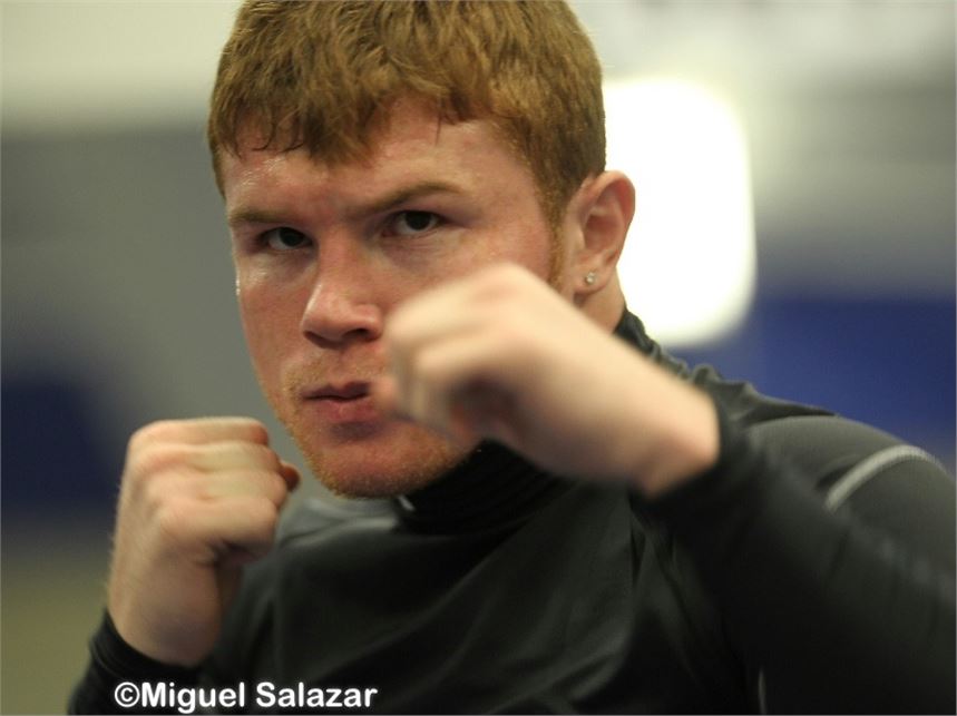 Saul "Canelo" Alvarez entrena al 100% en Big Bear, California.