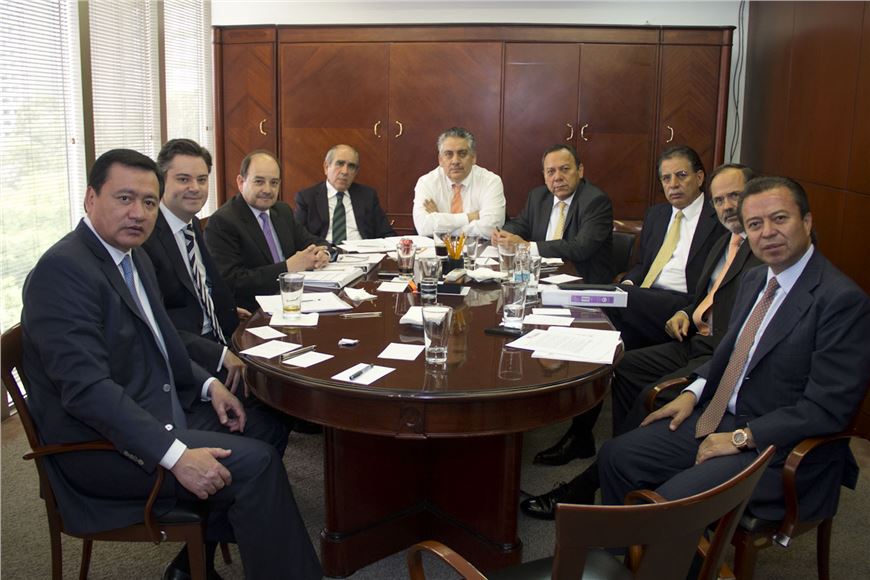 SESIONA LA COMISIÓN PLURAL NACIONAL PARA PRESERVAR  LAS CONDICIONES DE EQUIDAD EN LA COMPETENCIA ELECTORAL