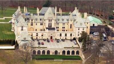 Spectacular castle in Long Island facing foreclosure