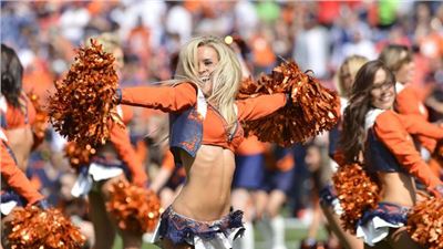 Sports USA, the challenge of the cheerleaders in the stadiums of football