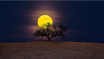 Super moon in the skies of South Dakota