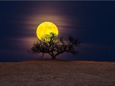 Super moon in the skies of South Dakota