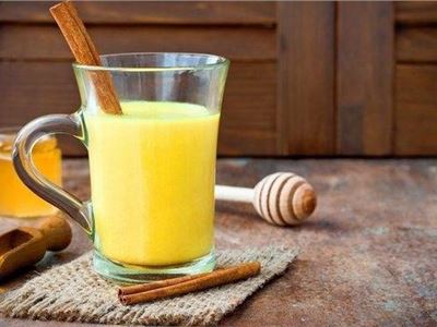 Turmeric and honey,  natural ingredients to strengthen our immune system