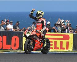 Un'altra impresa straordinaria per la Ducati Panigale V4R e Alvaro Bautista del Team Aruba.it