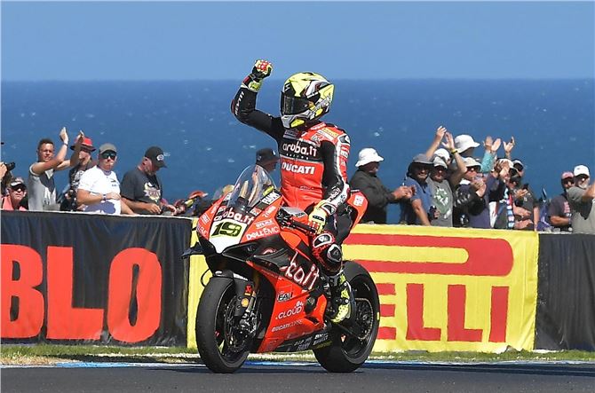 Un'altra impresa straordinaria per la Ducati Panigale V4R e Alvaro Bautista del Team Aruba.it